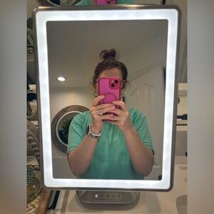 IHome lighted mirror w Bluetooth